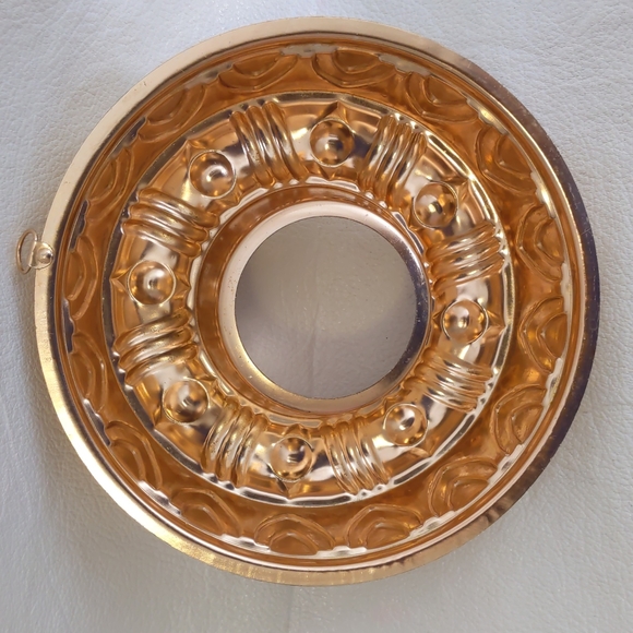 Copper Colored Aluminum Round Wreath Gelatin Mold 3 1/2 Cups - Picture 2 of 5